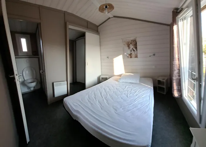 Au Des Roches Chalet